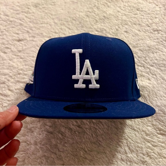 NEW ERA LOS ANGELES DODGERS 9FIFTY SNAPBACK CAP - OHTANI BATTING SIDE PATCH - Picture 4 of 6